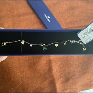 Green Crystal & Imitation Pearl Bow Bracelet